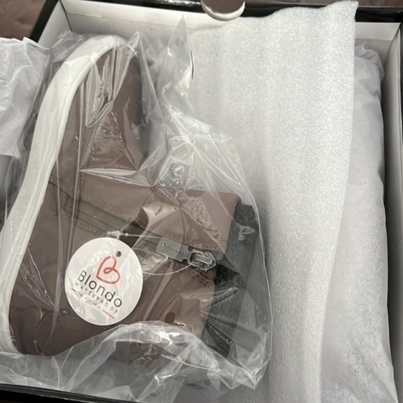 Blondo size 6 boots New in box - Picture 4 of 4